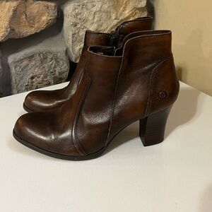 Born Claire Leather Ankle Boots in Cognac Brown Size 8.5
